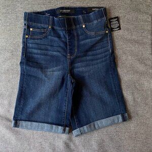 Liverpool Women's Chloe Pull-On Short with Rolled Cuff 4.75" Inseam